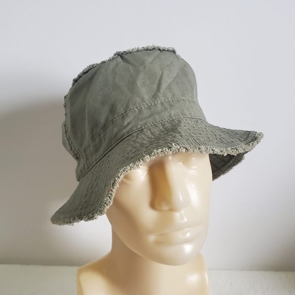 𝅺Y2K Vintage Old Navy Olive Green Frayed Brim Bucket Hat Size Medium Large - Picture 1 of 11